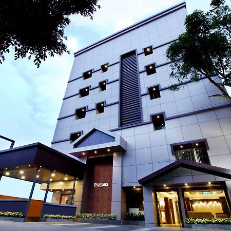 Prayana Hotels Коччи Экстерьер фото