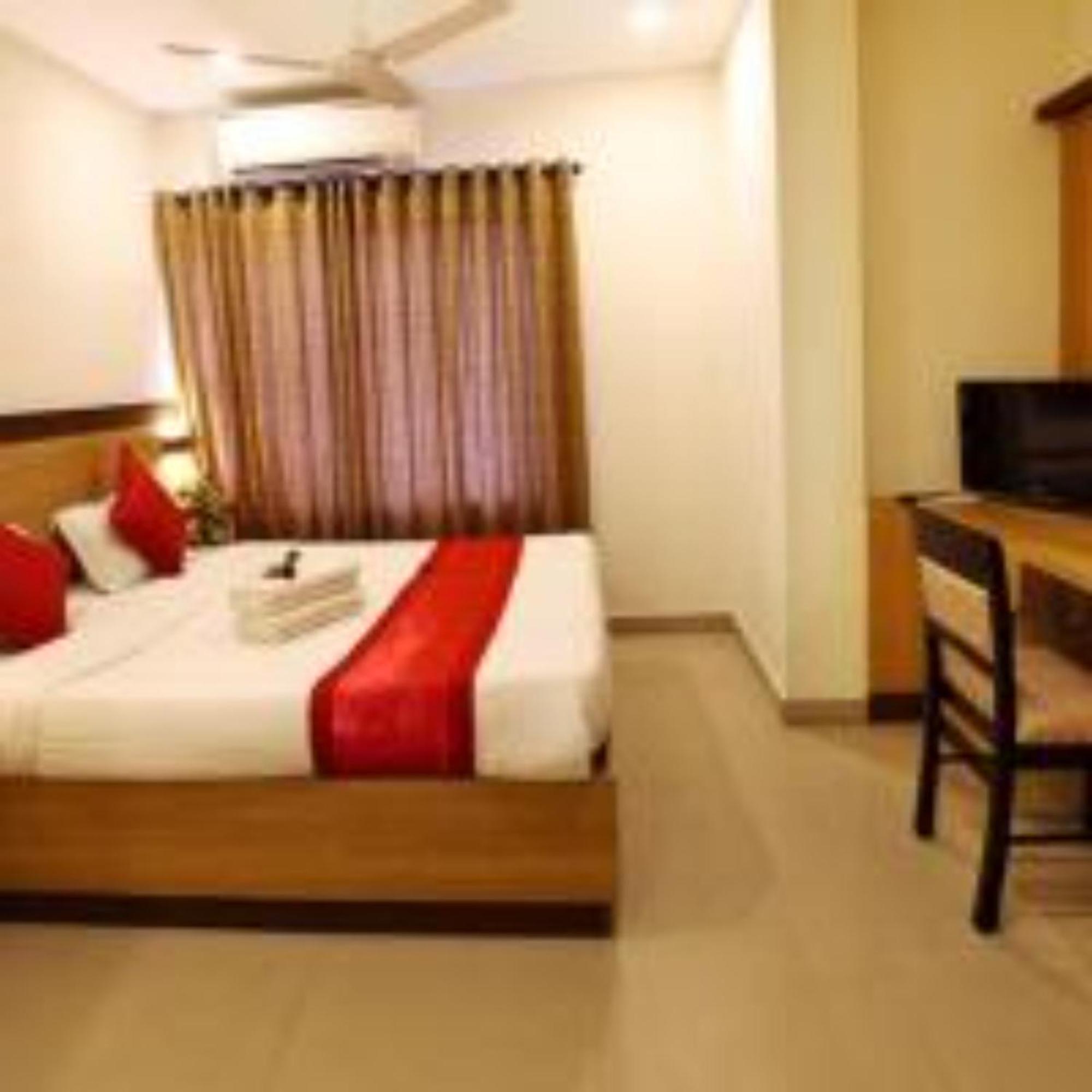 Prayana Hotels Коччи Экстерьер фото