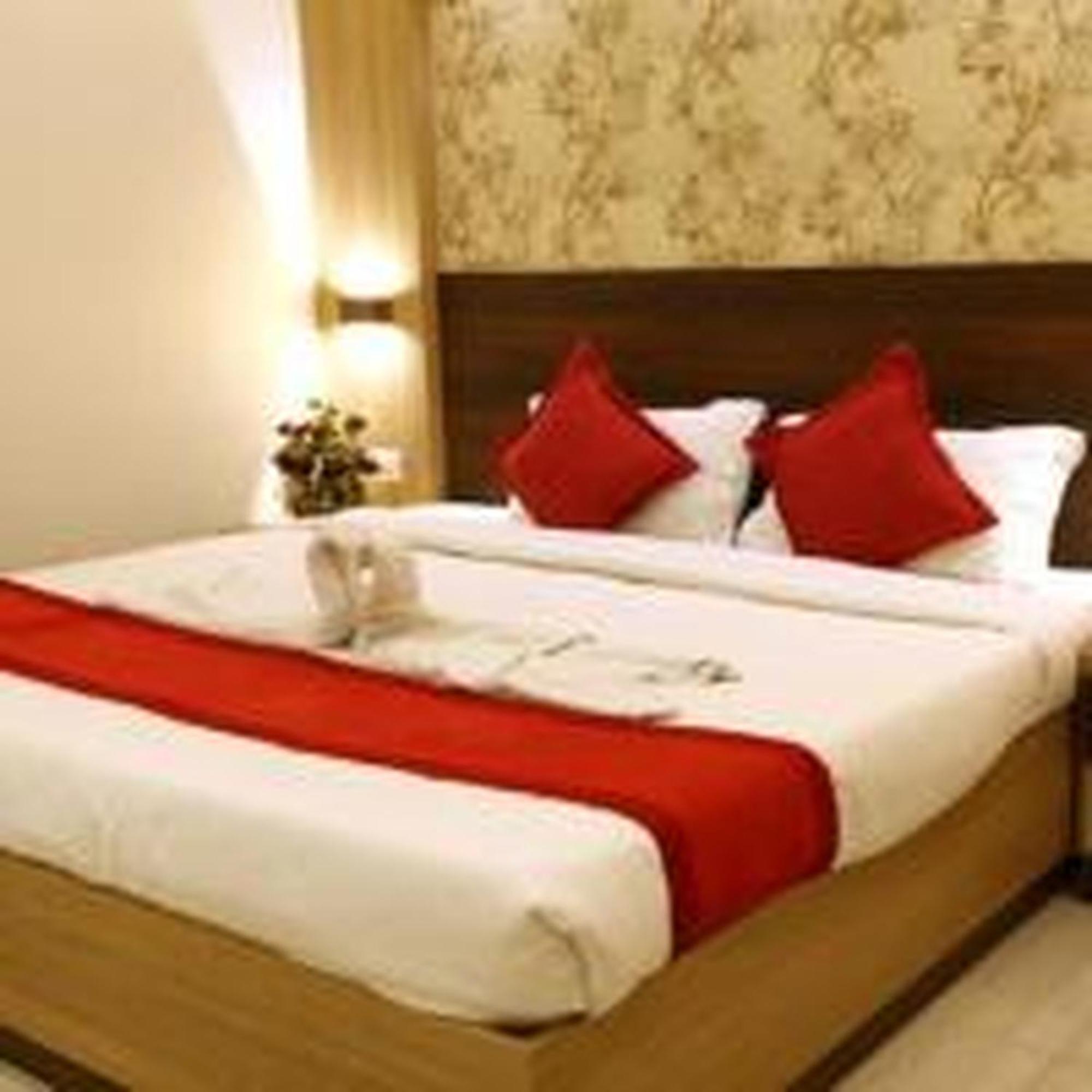 Prayana Hotels Коччи Экстерьер фото