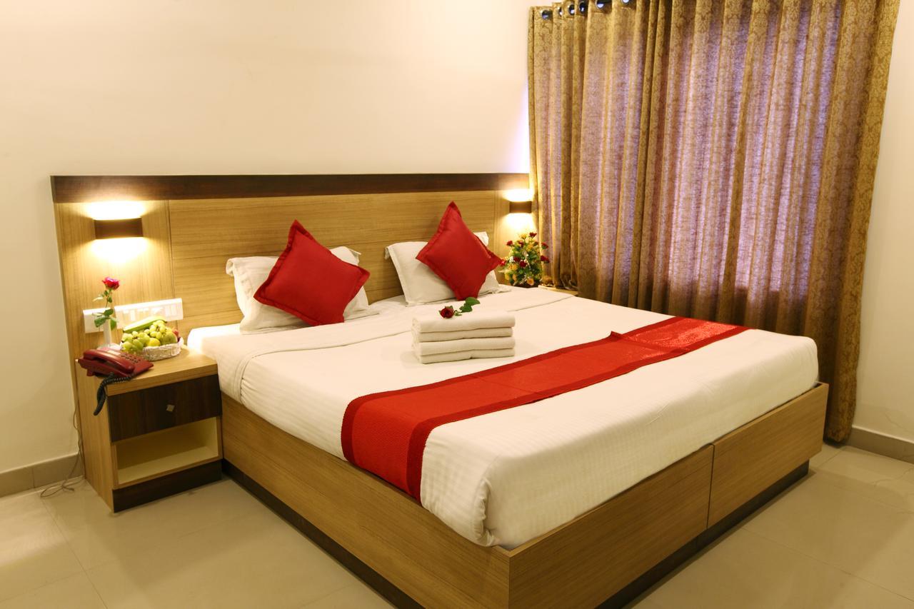 Prayana Hotels Коччи Экстерьер фото