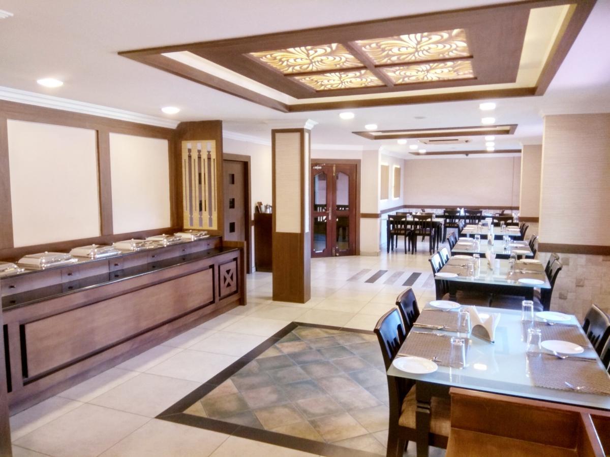 Prayana Hotels Коччи Экстерьер фото